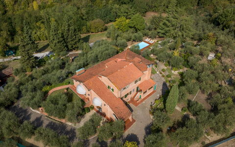 Villa Adisa 8: Residential Area, House, Architecture, Estate, Roof, Landscape, Home, Human Settlement, Rural Area, Cottage
