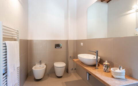 I Lauri 12: Bathroom, Flooring, Plumbing Fixture, Bathroom Sink, Wall, Floor, Interior Design, Sink, Tap, Plumbing