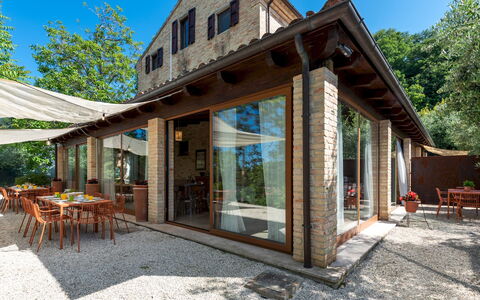 I Lauri 12: Wood, Home, Architecture, House, Cottage, Door, Roof, Shade, Outdoor Structure, Porch
