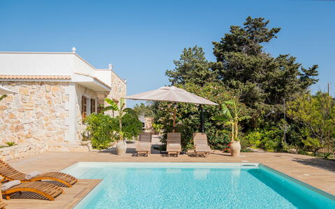 Villa i Mori 4: Swimming Pool, Resort, Estate, Eco Hotel, Villa, Landscaping, Hacienda, Umbrella, Hotel