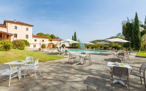 Tenuta Esdra 20: Resort, Resort Town, Swimming Pool, Villa