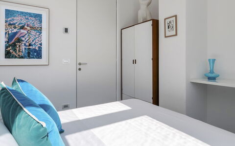 Villa Ponti 6: Furniture, Interior Design, Floor, Flooring, Wood, Room, Home, Apartment, Bedroom, Bed