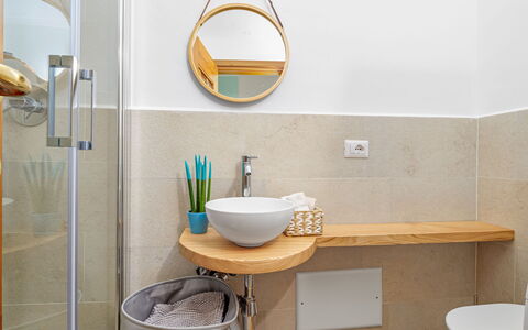 Villa la Marina 5+1: Flooring, Interior Design, Floor, Plumbing Fixture, Bathroom, Tap, Mirror, Home, Plumbing, Room