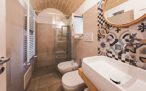 Trulli Biancapetra 8+2: Flooring, Floor, Interior Design, Ceiling, Plumbing Fixture, Room, Tile, Bathroom, Plumbing, Sink