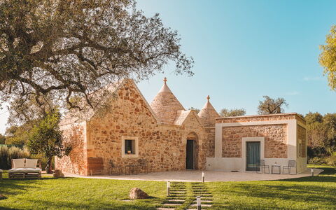 Trulli Biancapetra 8+2: Architecture, Estate, Garden, Landscaping, Farmhouse, Villa, Mansion