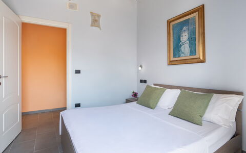 Villa Vittorio 6+2: Wall, Interior Design, Wood, Floor, Flooring, Ceiling, Room, Bedroom, Lighting, Bed