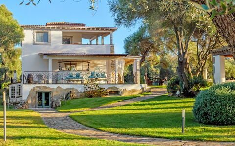 Villa Typha 10: Tree, Home, Architecture, House, Residential Area, Estate, Shrub, Mansion, Porch, Garden