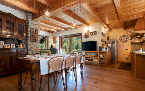 Chalet Walser 4+2: Furniture, Interior Design, Flooring, Wood, Floor, Chair, Ceiling, Dining Room, Light Fixture, Table