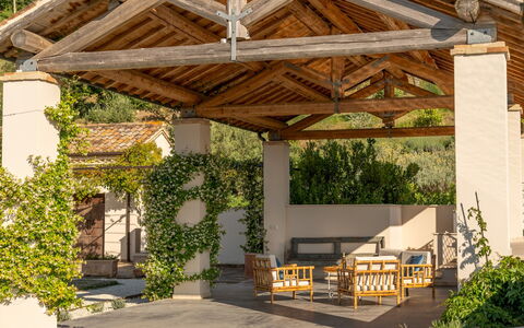 Villa Dianella 8+2: Shade, Outdoor Structure, Garden, Gazebo, Pergola, Pavilion, Landscaping, Column, Flowerpot, Beam