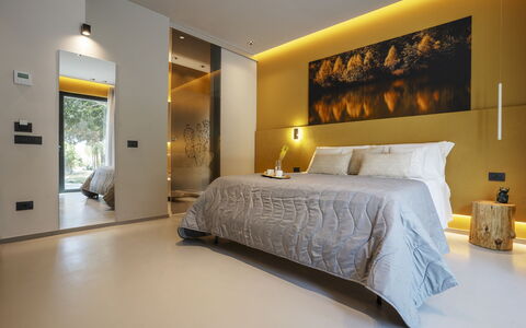 Villa Maria Paradiso 10: Interior Design, Bed, Furniture, Flooring, Bedroom, Floor, Wall, Ceiling, Wood, Bed Sheet