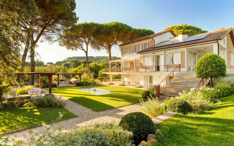 Antico Ceraso 10: Home, Shrub, Garden, Residential Area, House, Estate, Land Lot, Cottage, Landscaping