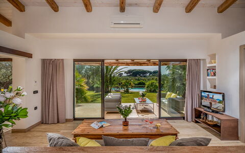 Villa Pineta 6: Interior Design, Furniture, Flooring, Wood, Home, Couch, Floor, Table, Ceiling, Living Room