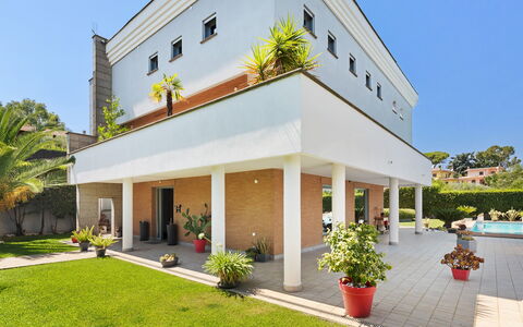 Villa Tiberio 6+2: Residential Area, Home, Estate, Hacienda, Shade, Landscaping, Mansion, Villa, Design, Balcony