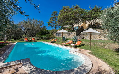 Casa Pippin 8: Swimming Pool, Blue, Resort, Eco Hotel, Shade, Garden, Thermae, Landscaping, Outdoor Furniture, Estate