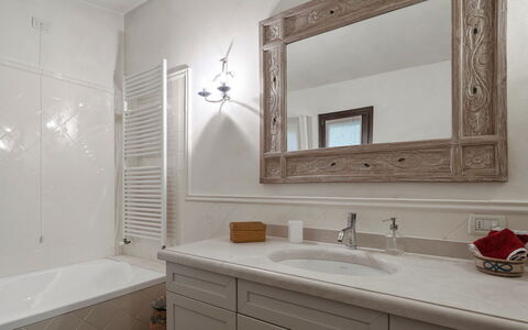 Villa del Prato 8: Plumbing Fixture, Wall, Bathroom, Interior Design, Sink, Tap, Bathroom Sink, Flooring, Bathroom Cabinet, Mirror