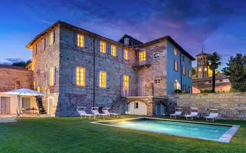 Palazzo Pozzo Bonelli 14: Blue, Estate, Mansion, Villa, Courtyard, Stately Home, Swimming Pool, Castle, Historic House