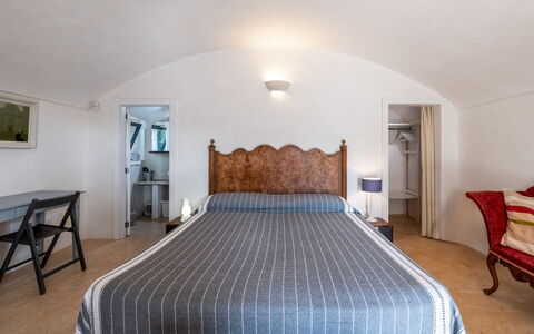 Trullo Luna 6+1: Furniture, Bedroom, Home, Bed, Bed Frame, Apartment, Bedding, Bed Sheet, Hotel, Suite