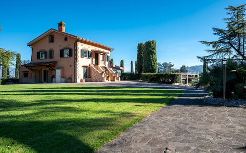 Tenuta Cavi 10: Sky, Home, Estate, Villa, Farmhouse, Landscaping, Hacienda, Mansion