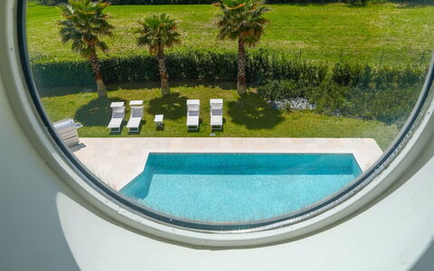 Villa Mandara 8+2: Swimming Pool, Resort, Hotel, Water Feature