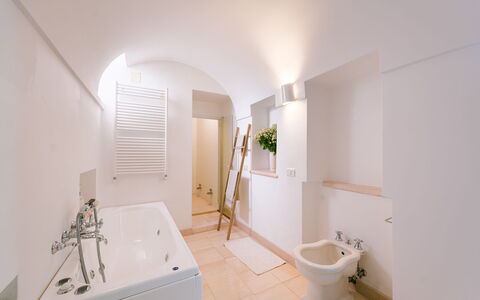 Villa dei Glicini 8+2: Wall, Flooring, Plumbing Fixture, Floor, Bathroom, Interior Design, Bathtub, Ceiling, Lighting, Plumbing