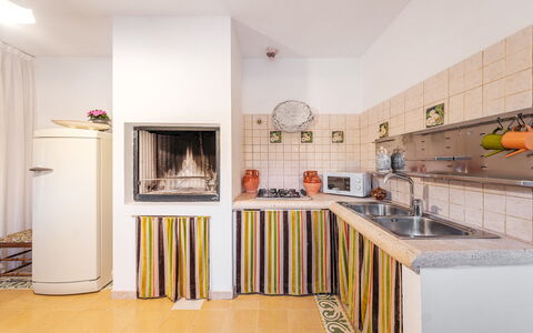 Villa dei Glicini 8+2: Interior Design, Flooring, Kitchen, Kitchen Appliance, Wood, Major Appliance, Floor, Ceiling, Countertop, Room