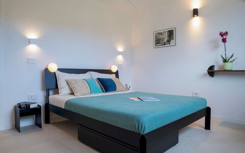 Casa Moros 6: Furniture, Bed, Interior Design, Bedroom, Bed Sheet, Bedding, Floor, Room, Flooring, Textile