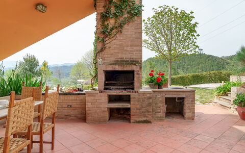 Villa Lia 10: Brick, Garden, Wood Stain, Chair, Landscaping, Flowerpot, Flagstone, Eco Hotel, Shade, Houseplant