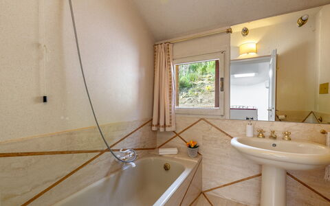 Villa Lia 10: Bathroom, Plumbing Fixture, Bathtub, Flooring, Interior Design, Floor, Plumbing, Tap, Lighting, Ceiling