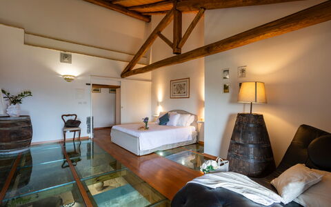 Vigne Dell'Etna 6: Furniture, Interior Design, Wood, Flooring, Ceiling, Floor, Bed, Bedroom, Lighting, Room