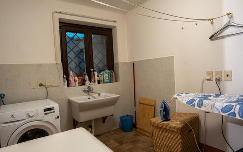 Dolce Collina 10: Flooring, Floor, Interior Design, Room, Plumbing Fixture, Furniture, Plumbing, Ceiling, Bathroom Sink, Tile