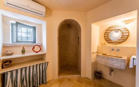 Trullo Magnifico 8: Wall, Interior Design, Flooring, Floor, Ceiling, Plumbing Fixture, Lighting, Bathtub, Room, Bathroom