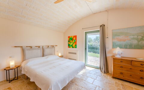 Trullo Magnifico 8: Furniture, Wall, Floor, Interior Design, Flooring, Wood, Ceiling, Bedroom, Bed, Lighting