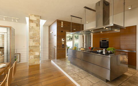 Brightline Villa 8