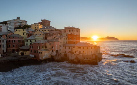 Aurora 2+2: Water, Horizon, Dusk, Sea, Coast, Coastal And Oceanic Landforms, Evening, Sunset, Sunrise, Afterglow