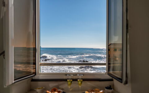 Aurora 2+2: Sea, Ocean, Sunlight, Coast, Beach