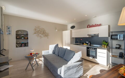 Aurora 2+2: Furniture, Interior Design, Flooring, Room, Floor, Wood, Ceiling, Couch, Textile, Lighting