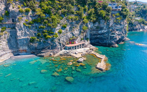 La Scogliera di Sori 5+1: Water, Body Of Water, Sea, Coast, Coastal And Oceanic Landforms, Ocean, Tourist Attraction, Beach, Shore, Cove