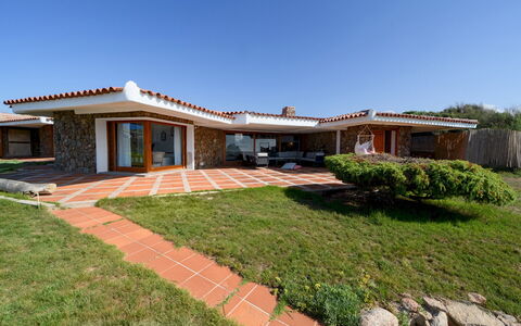 Villa Portobello 10+2: Shrub, Home, Roof, Estate, Garden, Farmhouse, Hacienda, Landscaping, Shade, Villa