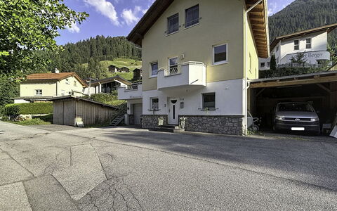 Ferienhaus Siegele: Building, Window, House, Residential Area, Home, Roof, Architecture, Cottage, Human Settlement, Village