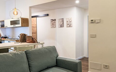 Genzianella Alpine Apartment: Estate, Landscaping, Villa, Hedge, Balcony