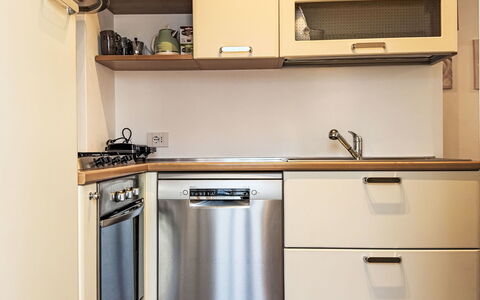 Genzianella Alpine Apartment: Estate, Landscaping, Villa, Hedge, Balcony