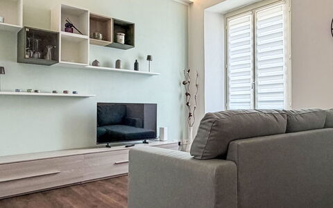 Genzianella Alpine Apartment: Estate, Landscaping, Villa, Hedge, Balcony
