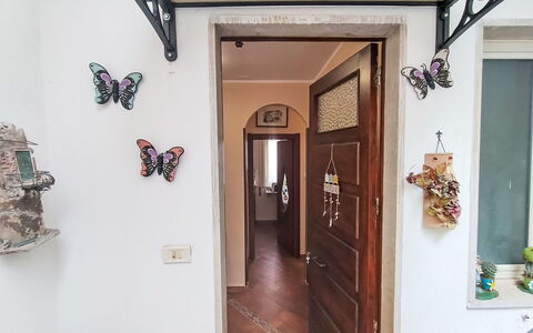La Casa di Mary: Estate, Landscaping, Villa, Hedge, Balcony