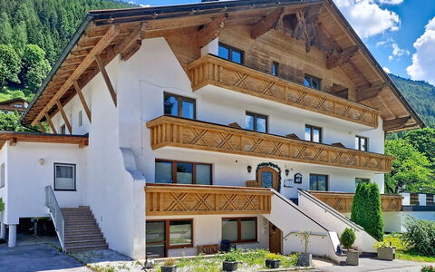 Arzl im Pitztal 15: Cottage, Balcony, Villa, Siding