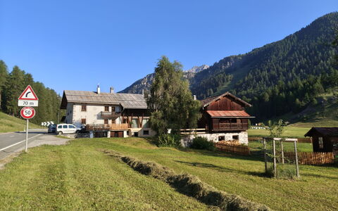 Ferienwohnung Schof: Mountainous Landforms, House, Hill, Highland, Rural Area, Landscape, Hill Station, Mountain Range, Cottage, Human Settlement