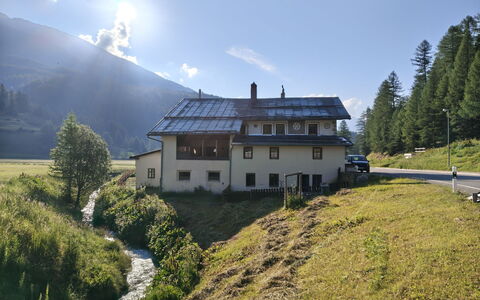Ferienwohnung Schof: Mountainous Landforms, House, Mountain, Hill, Highland, Mountain Range, Landscape, Rural Area, Home, Valley