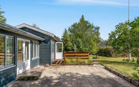 Hedwig - 120M to the Fjord: Home, Shrub, House, Residential Area, Land Lot, Roof, Cottage, Groundcover, Garden