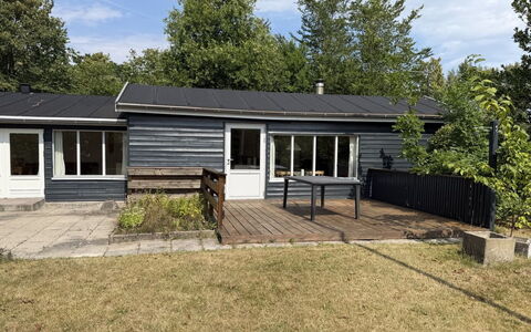 Hedwig - 120M to the Fjord: Home, House, Roof, Siding, Cottage, Residential Area, Land Lot, Shade, Backyard, Yard