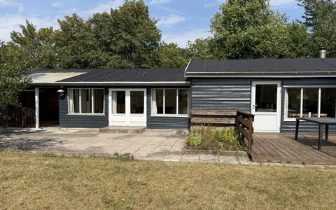 Hedwig - 120M to the Fjord: Home, Roof, House, Siding, Cottage, Residential Area, Land Lot, Door, Shade, Estate