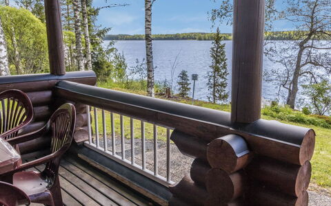 Niinimökki: Wood, Porch, Hardwood, Deck, Shade, Handrail, Balcony, Wood Stain, Wood Flooring, Eco Hotel